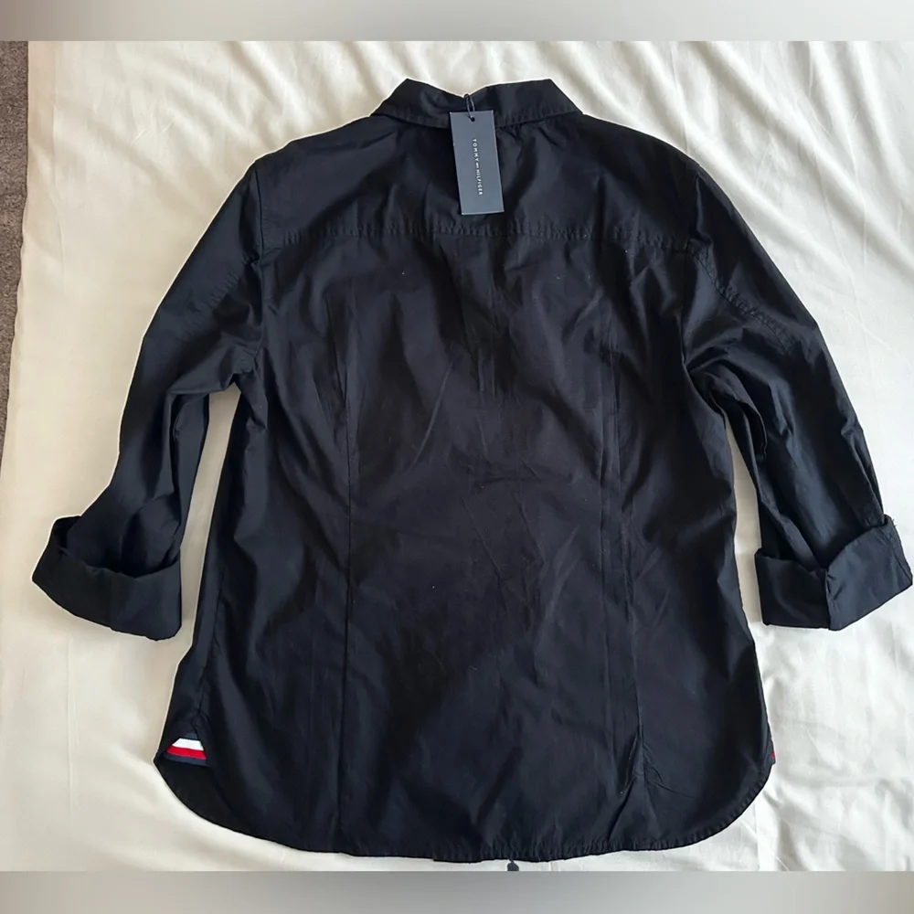 TOMMY HILFIGER Black Heritage Shirt - Size Medium - Never worn - Picture 2 of 6